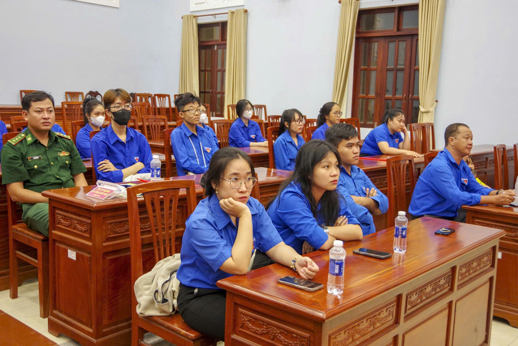 giao-luu-van-nghe-ky-niem-cmt8-quoc-khanh-2-9-2025-6
