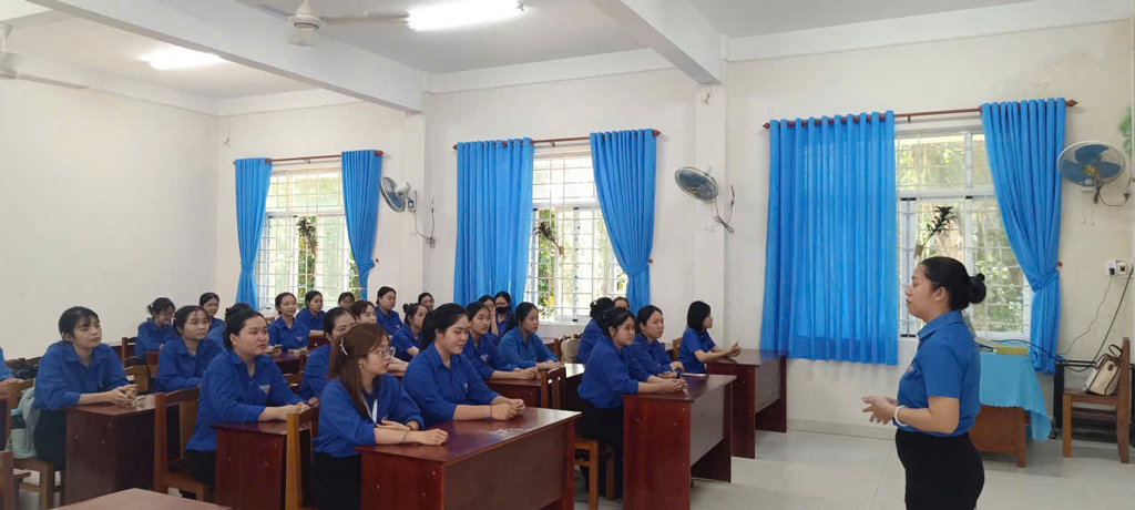 sinh-hoat-clb-ly-luan-tre-quy-3-2026-2