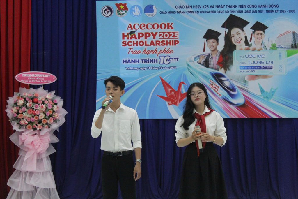 chao-don-tan-hssv-2025-2028-va--tra-hoc-bong-cong-ty-acecook-viet-nam-2