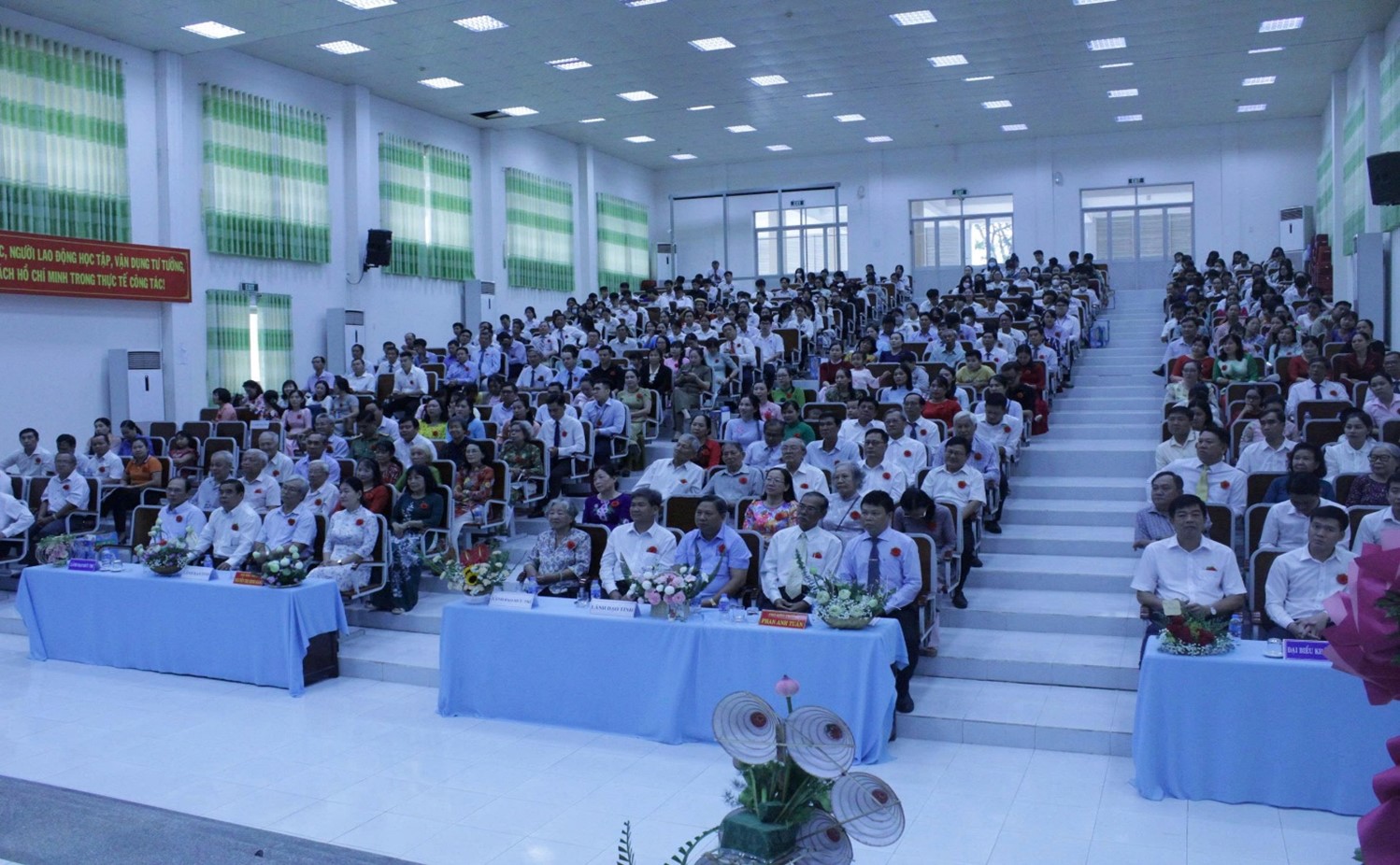 nha-giao-viet-nam-20-11-2025-1