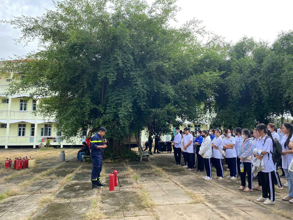 tap-huan-pccc-truong-cdbt-2025-3