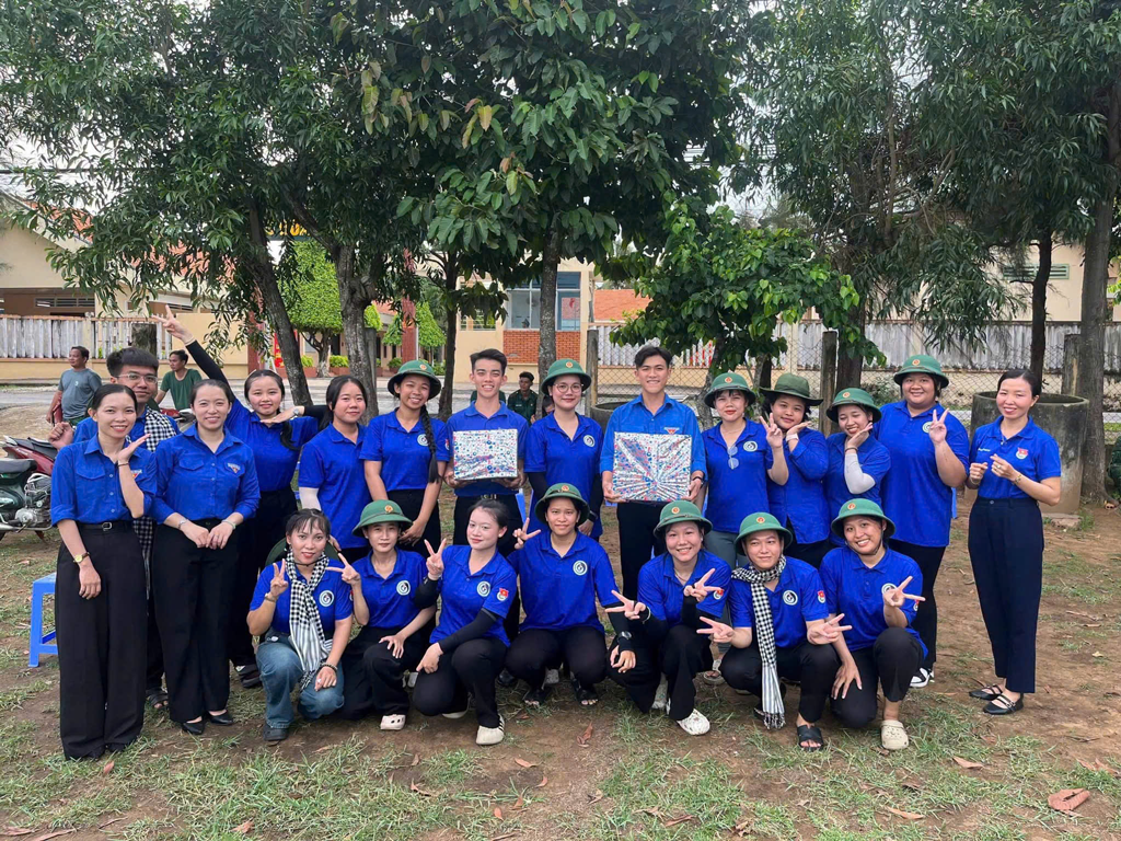trang-bi-ky-nang-su-dung-mang-xa-hoi-cho-hoc-sinh-xa-tan-thuy-5