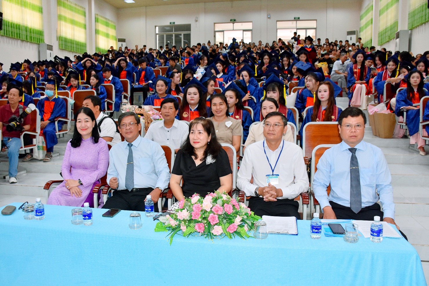 truong-cdbt-to-chuc-le-trao-bang-tot-nghiep-dot-2-2026-1