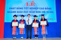 Lễ phát bằng tốt nghiệp ngành giáo dục mầm non